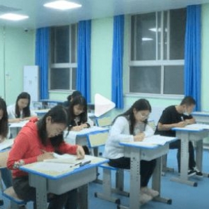 衡水一中学组织师生同卷考试